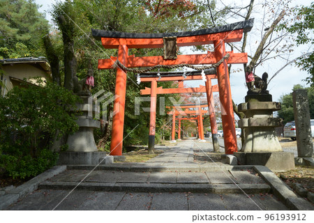 Takenaka Inari Shrine Torii on the approach to Yoshida, Sakyo Ward, Kyoto City Takenaka Inari Shrine Torii on the approach to Yoshida, Sakyo Ward, Kyoto City 96193912