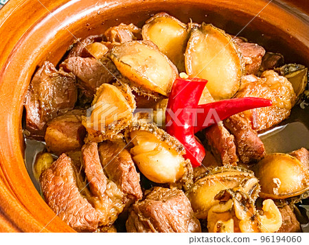 Shanghainese Chinese Cuisine・Abalone Red Grilled Meat (Boiled Abalone and Pork Belly) 96194060