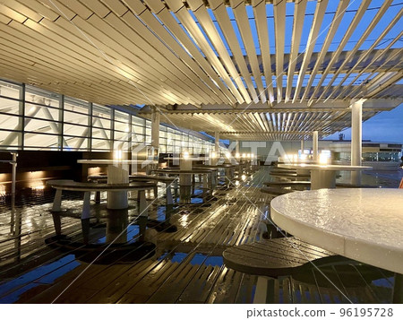 6 at Haneda Airport Terminal 2 observation deck in the rain 6 at Haneda Airport Terminal 2 observation deck in the rain 96195728