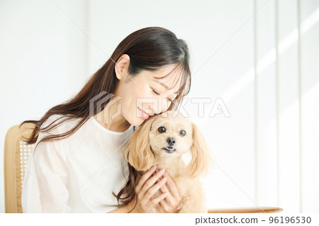 Living with dogs Living with dogs 96196530