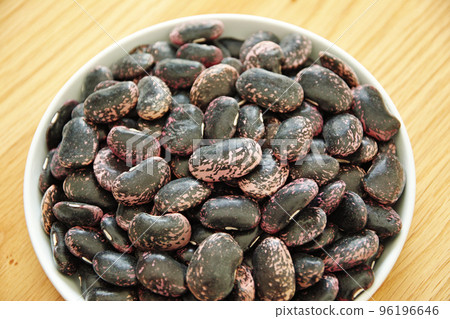 Purple flower bean 96196646