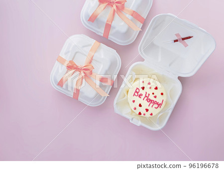 Bento cake with text Be happy in takeout box 96196678
