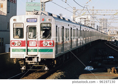 Shibayama Railway Series 3600 on the Keisei Main Line in the evening 96197130