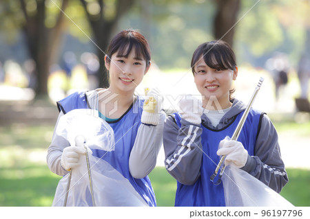 撿垃圾的女人 96197796