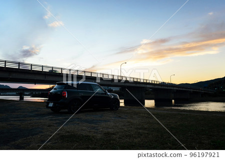 Riverside MINI (evening view) 96197921