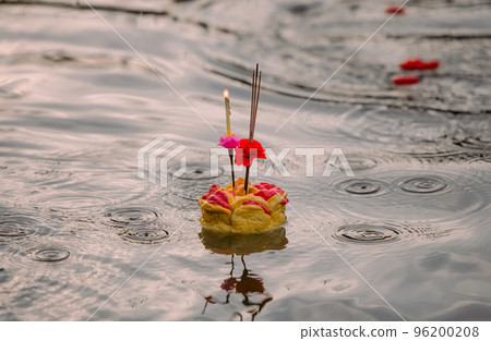 Loy Krathong Festival is place or floating  the krathong on the water, an annual traditional celebrated in Thailand to pay respect to the Goddess of water. 96200208
