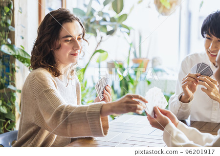 Men and women lifestyle card game 96201917