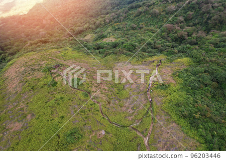 People in hiking path in Mombacho 96203446