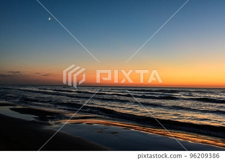 Evening view of Senrihama Nagisa Driveway 96209386