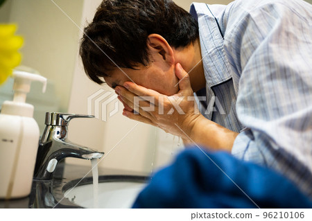 Morning face wash for men in their 40s Morning face wash for men in their 40s 96210106