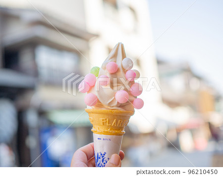 Kagawa Prefecture's Local Gourmet Oiri Soft Serve 96210450
