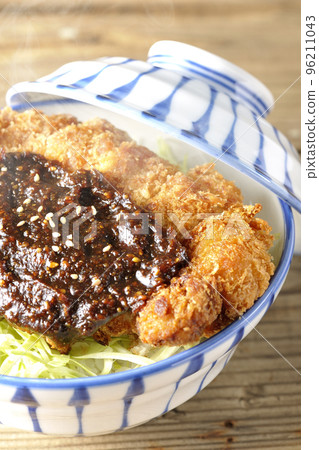 Hot miso cutlet bowl with plenty of cabbage 96211043