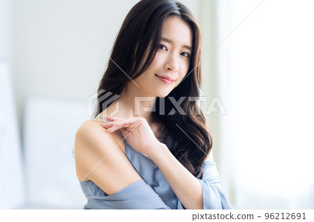 Women's beauty beauty skin care living lifestyle 96212691