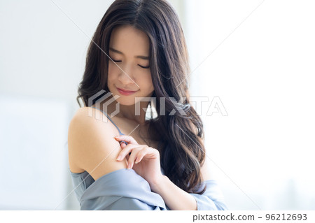 Women's beauty beauty skin care living lifestyle 96212693