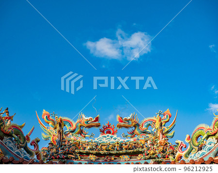 Asia culture concept - Roof with beautiful decoration of famous heritage landmark, the traditional old oriental Taiwanese temple. 96212925