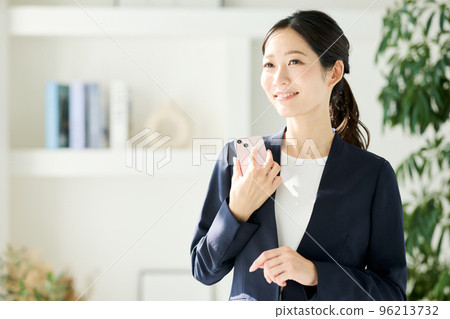 Business person working in the office Business person working in the office 96213732