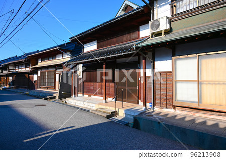 Yoshihisa-cho Townscape of 1000 lattices Takaoka-shi Yoshihisa-cho Townscape of 1000 lattices Takaoka-shi 96213908