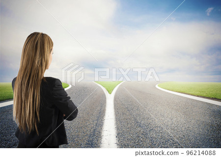 Choices of a businesswoman at a crossroads. Concept of decision 96214088