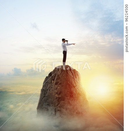 Businessman searchs for new horizon, new business opportunities Businessman searchs for new horizon, new business opportunities 96214500