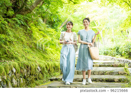 女孩的旅行 96215666