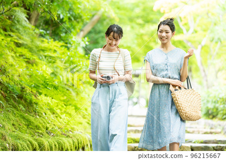 女孩的旅行 96215667