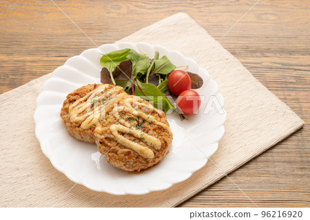 Tofu hamburger (Western style) Tofu hamburger (Western style) 96216920