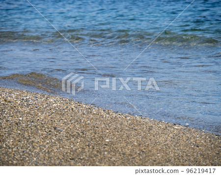 在水面上。 在水面上。 96219417