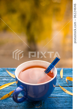 Blue tea cup 96224646