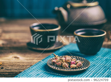 Dry rose tea buds Dry rose tea buds 96224709