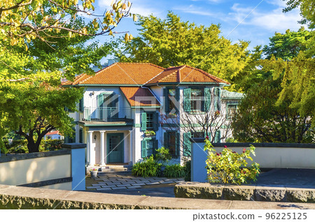 山手 18 號樓 96225125