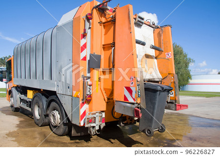 loading household container loading household container 96226827