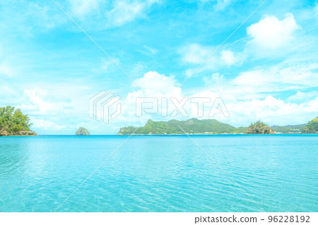 海和藍天 96228192