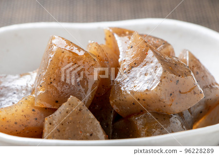 Spicy boiled konjac up. Spicy boiled konjac up. 96228289