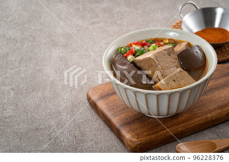 鴨血 麻辣鴨血 豆腐 臭豆腐 Spicy duck blood jelly stinky tofu 鴨血 麻辣鴨血 豆腐 臭豆腐 Spicy duck blood jelly stinky tofu 96228376