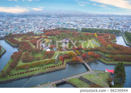 Goryokaku ruins in autumn colors seen from Goryokaku Tower 96230944