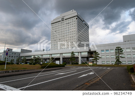 Niigata Prefectural Office 96234749