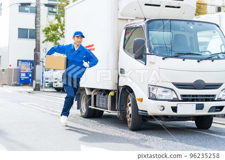 Sales driver running with luggage Delivery person 96235258