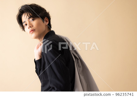 Men's beauty image 96235741