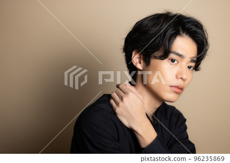 Men's beauty image 96235869