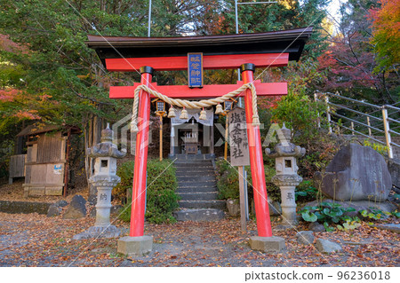 富士吉田市山梨縣 新倉富士淺間神社、鹽釜神社 富士吉田市山梨縣 新倉富士淺間神社、鹽釜神社 96236018