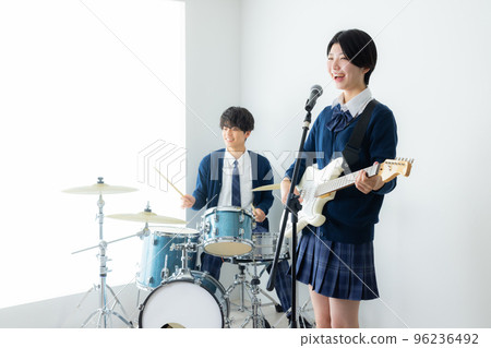 鼓手高中女生鼓班 96236492
