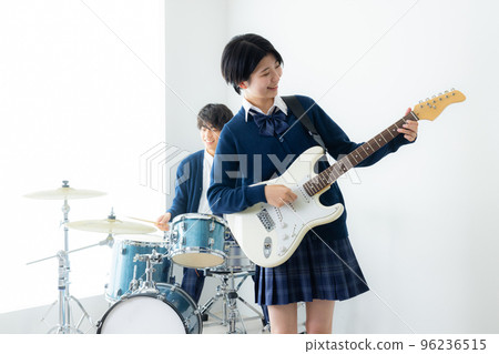 鼓手高中女生鼓班 鼓手高中女生鼓班 96236515