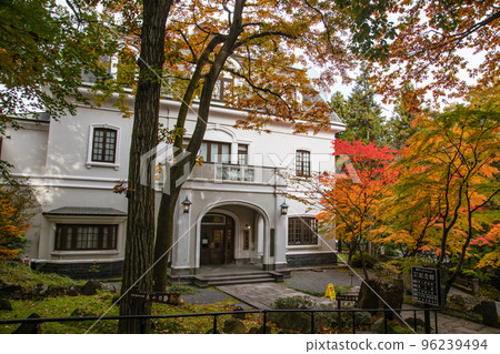 Autumn leaves of Takehisa Yumeji Memorial Museum (Ikaho Onsen) Autumn leaves of Takehisa Yumeji Memorial Museum (Ikaho Onsen) 96239494