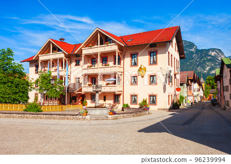 Ludwigstrasse street in Garmisch-partenkirchen, Germany 96239994