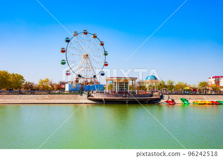 Ferris wheel, Yoshlar Koli Youth Lake, Urgench 96242518