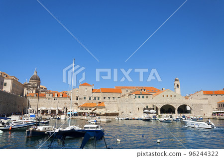 The Old Port of Dubrovnik 96244322