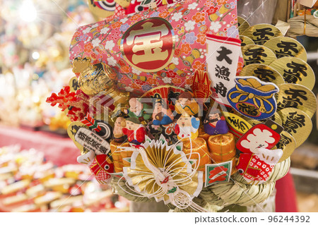 Tori no Ichi, Kumade, thriving business, colorful shrines, year-end New Year holidays 96244392