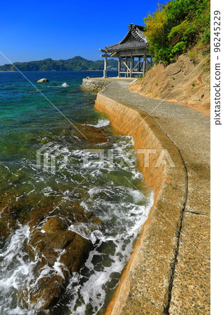 [Ehime Prefecture] Shiroishi Ryu Shrine in sunny weather (Matsuyama City) 96245229