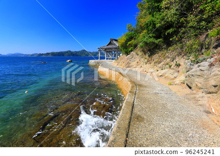 [Ehime Prefecture] Shiroishi Ryu Shrine in sunny weather (Matsuyama City) 96245241