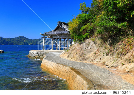 [Ehime Prefecture] Shiroishi Ryu Shrine in sunny weather (Matsuyama City) 96245244
